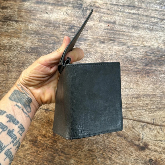 Butter soft black leather billfold wallet - Picture 6 of 7